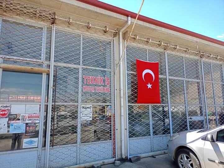Oto Şahin