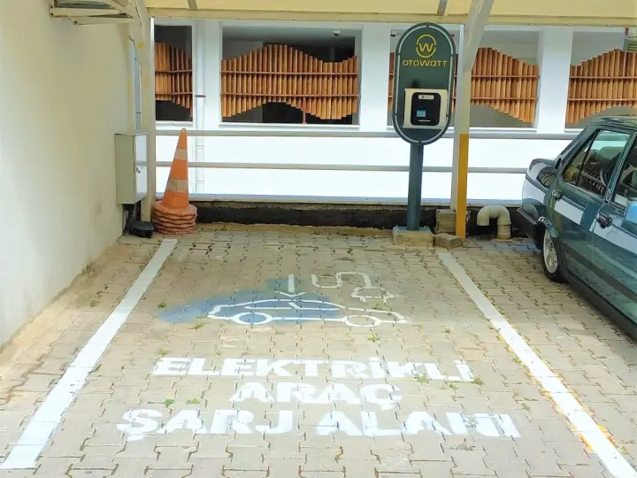 Otowatt Elektrikli Araç Şarj İstasyonu