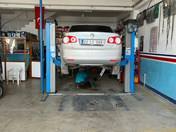 Öz İş Oto Bakım Servisi