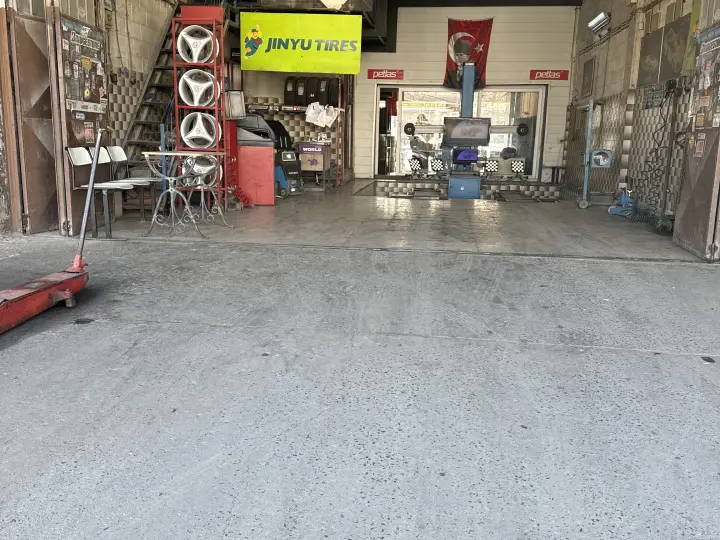 Öz-IŞIK LASTİK VE ROT VE BALANS Servisi Bornova / Pınarbaşı 5’inci Sanayi Sitesi - Bilal IŞIK