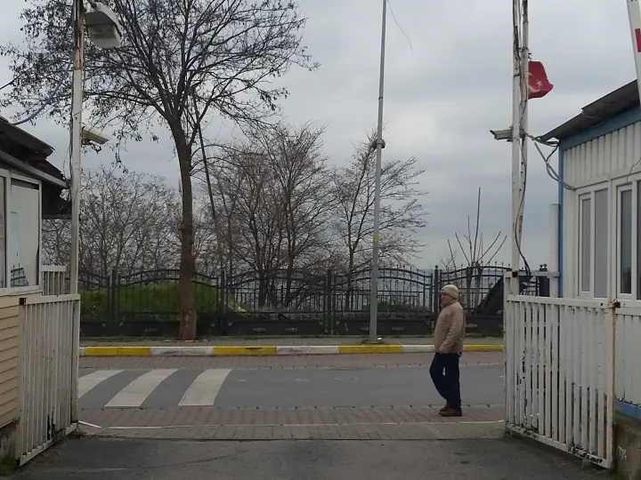 Öz Kardeşler Otoparkı
