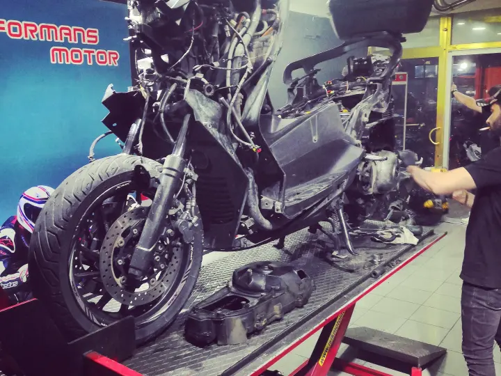 Performans Motors - Motosiklet Servisi