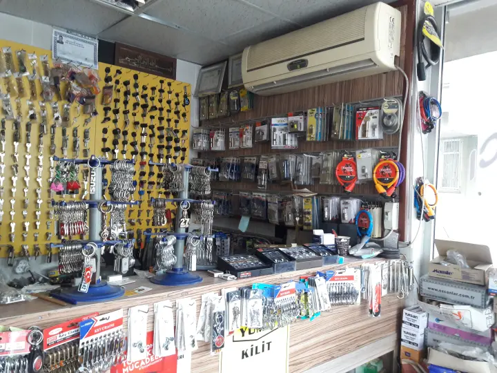 Pir İş Anahtarcı Mustafa