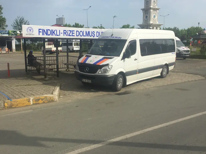 Rize-Fındıklı Dolmuş Durağı