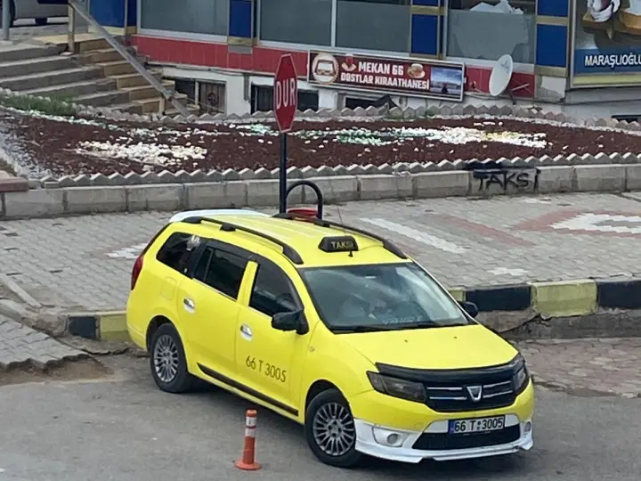 Sarıkaya taksi uğur uzun 66 t 3005