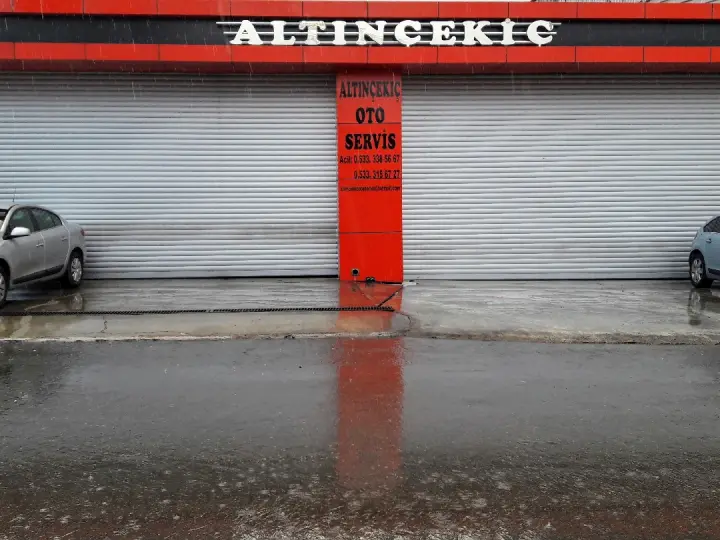 SEB ALTIN ÇEKİÇ OTO SERVİS