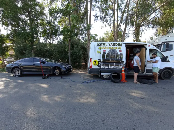 Serikte Oto Lastik Yol Yardım Servisi Şimşek Oto Lastik