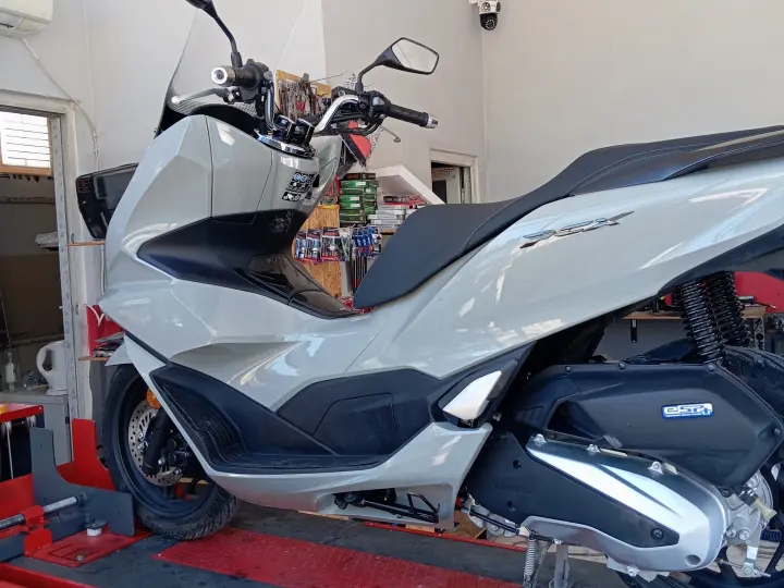Siyah Moto Scooter