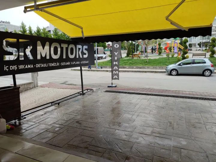 SR MOTORS