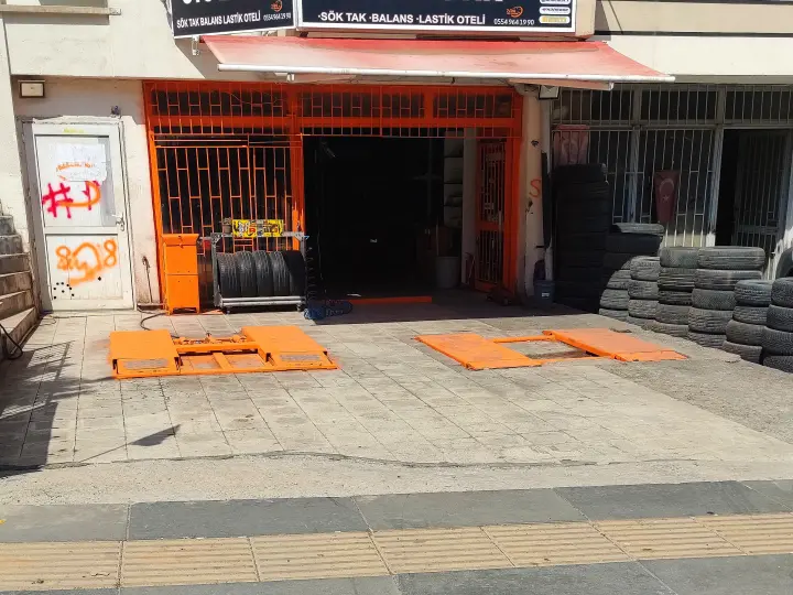 Sulas garaj oto lastik