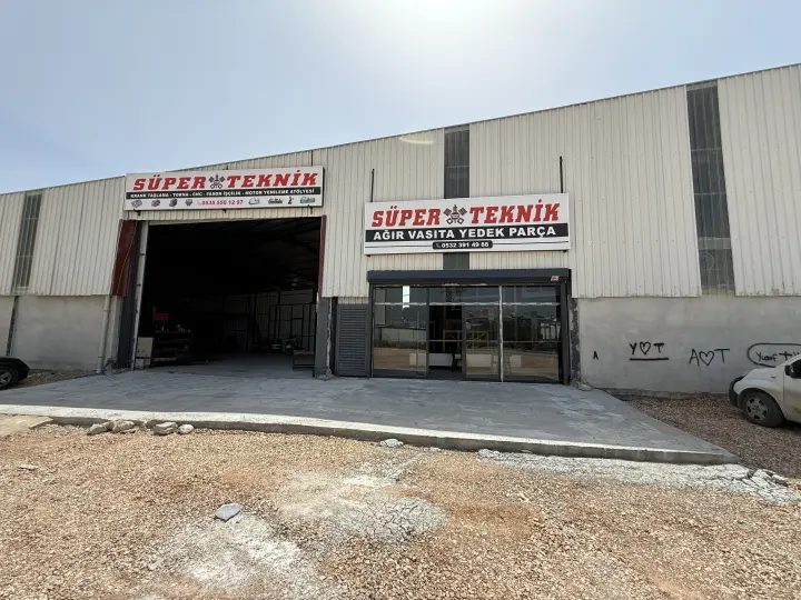 Süper teknik yedek parça