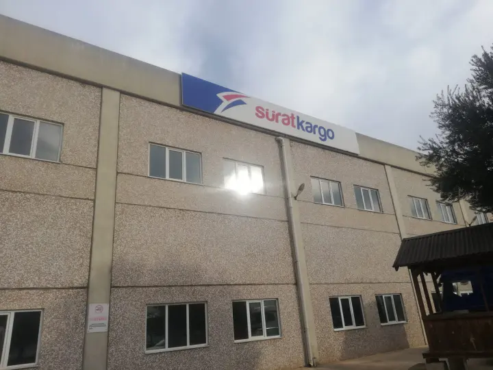 Sürat Kargo İzmir Aktarma Merkezi