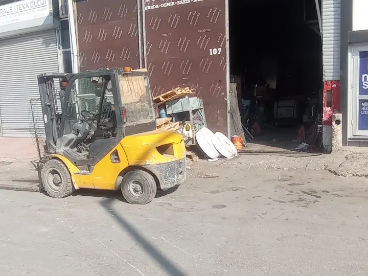 TAHA FORKLİFT HURDACILIK