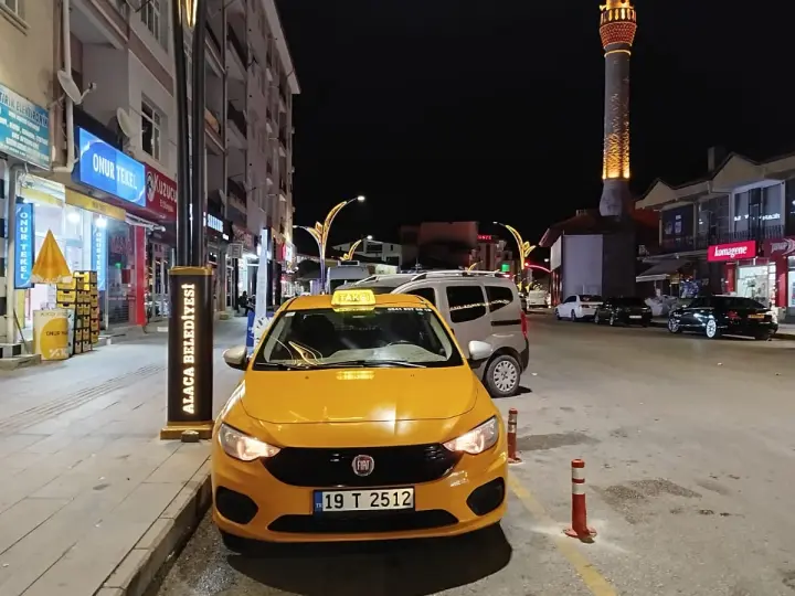 Taksi Durağı Yakın