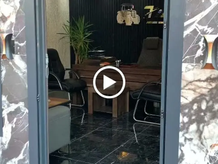 Taner Traktör Showroom