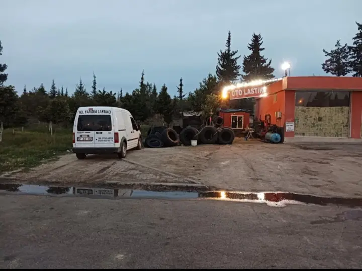 Taş oto lastik yol yardım 7x24 hizmet vermektedir