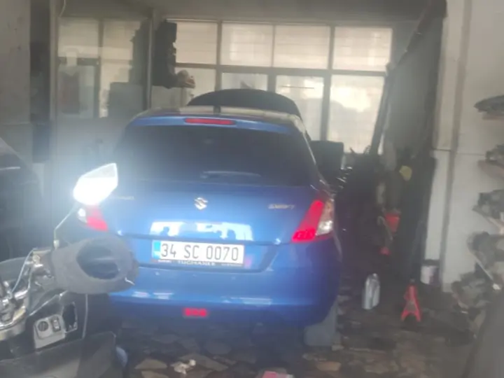 Teknik oto elektrik akü değişimi