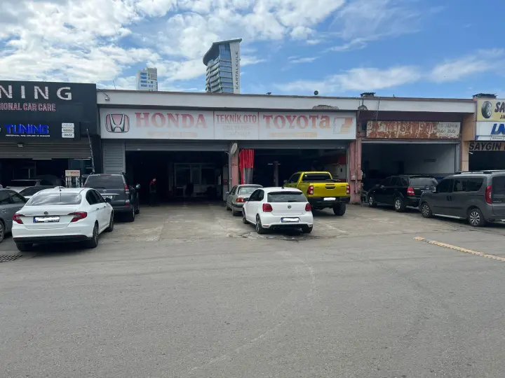 Teknik Oto Toyota - Honda Servis