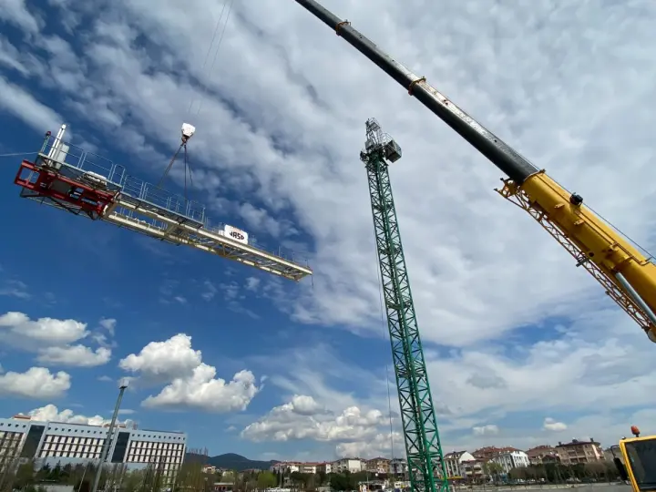 Temel Kardeşler Kule Vinç