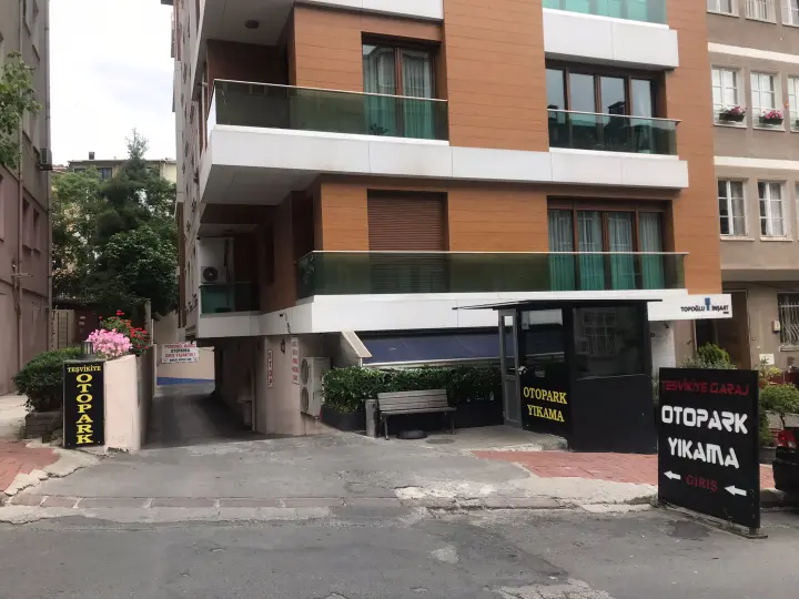 Teşvikiye Garaj | Kapalı Otopark | Araba Yıkama | Detaylı İç Temizlik