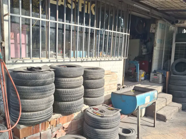 Tıknaz kardesler oto lastik