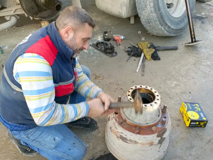 Tır Tamirici Lokman Usta