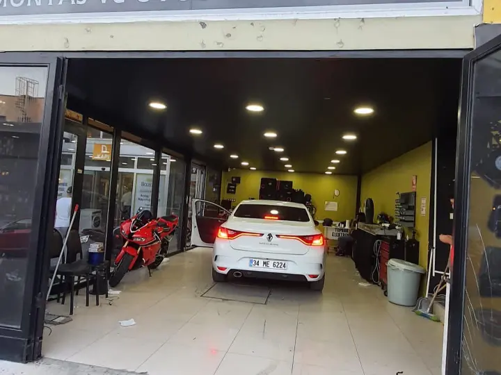 Toprak Elektronik Istanbul BMW NBT Tüm araçlara Multimedya ekran ambiyans ses müzik sistemleri montajı uygulaması