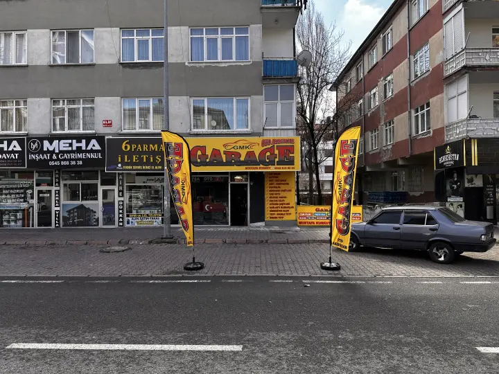 TUNA GARAGE