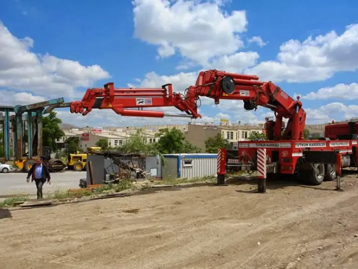 Tunç Kardeşler Vinç