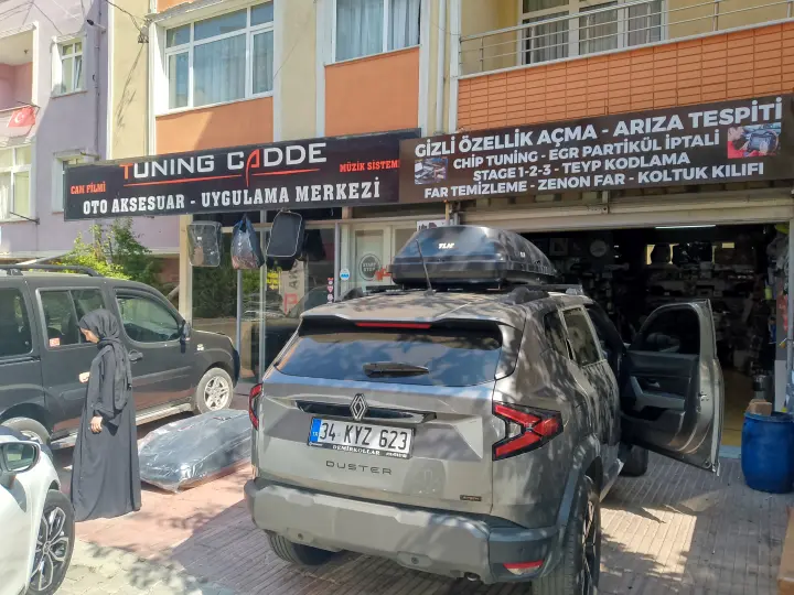 TUNİNG CADDE ÇEKMEKÖY OTO AKSESUAR CAM FİLMİ