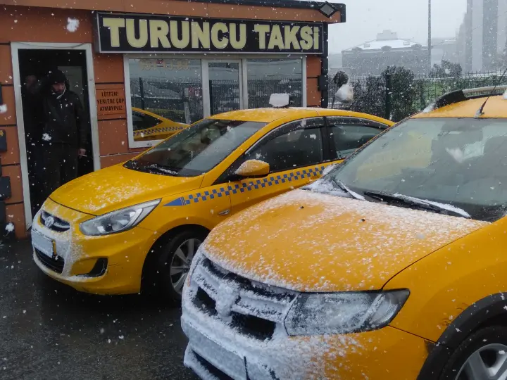 Turuncu Taksi