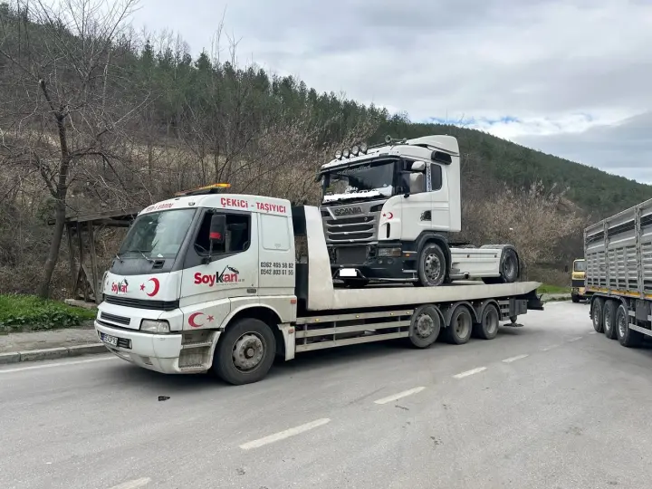 Üçgen Araç Çekme ve Otopark