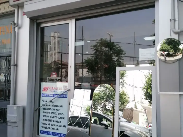 Uğur Cam
