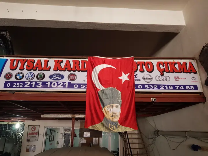 UMUT OTOMOTİV YEDEKPARÇA VE OTO TAMİR