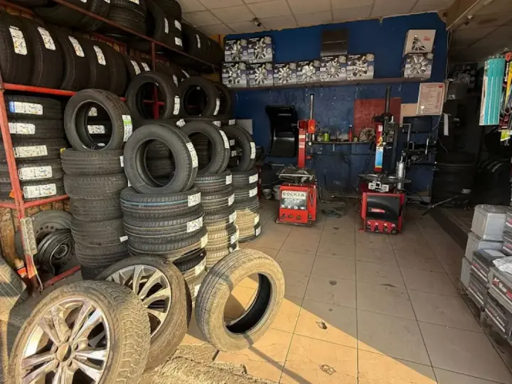 ÜNAL OTO LASTİK 7/24 YOL YARDIM SERVİSİ VARDIR ÜNAL YENİ