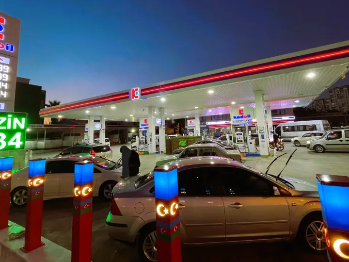 URAS AKARYAKIT KADOİL PETROL İSTASYONU