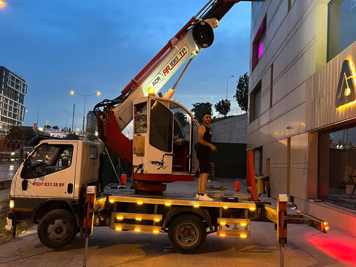Üsküdar Vinç Kiralama | Sepetli Vinç Kiralama Platformu