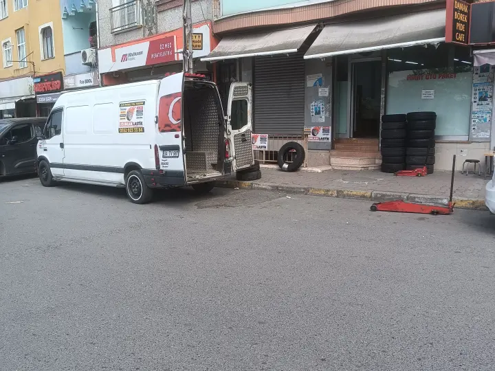 Uzunlar Lastik, Mobil Lastikçi 7/24 Lastik Yol Yardım