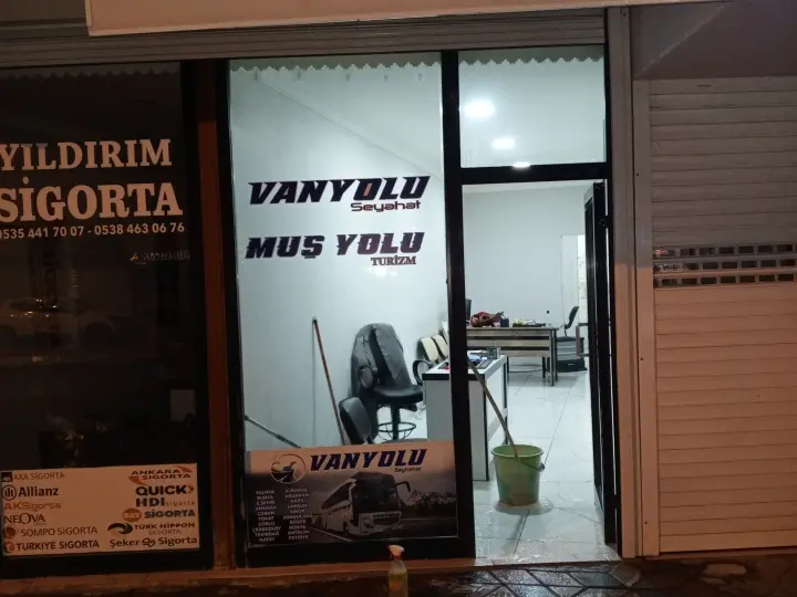 van erciş minibüs durağı