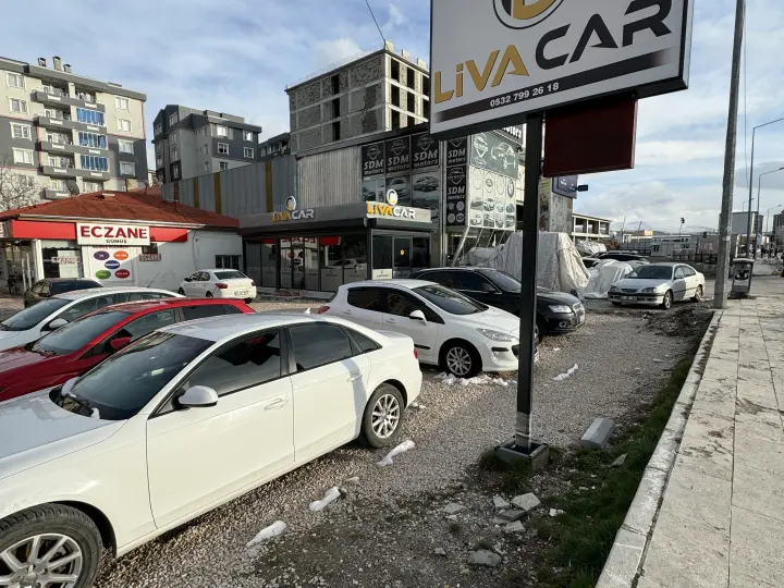 VAN OTO KİRALAMA LİVA CAR
