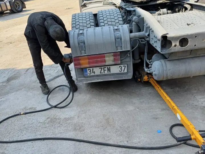 YALÇIN OTO FREN SERVİSİ VE YEDEK PARÇA / LASTİKÇİ , LASTİK TAMİRİ