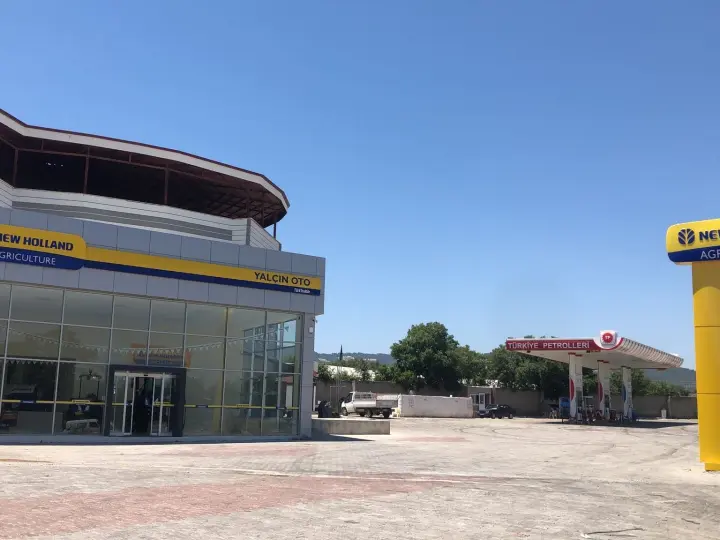 Yalçın Oto Newholland Buldan Traktör Plaza