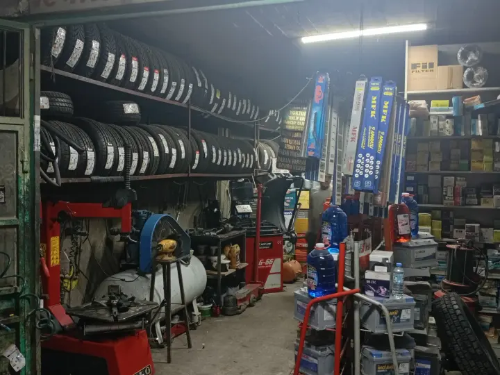 Yaprak Oto Lastik ve Madeni Yağ Servisi