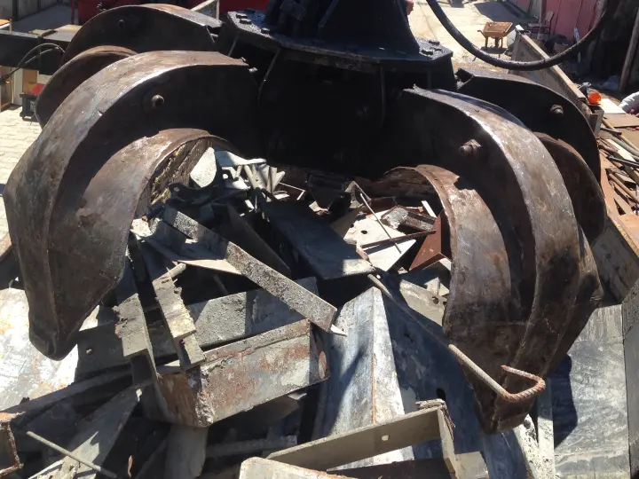 YARARLILAR METAL VE GERİ DÖNÜŞÜM