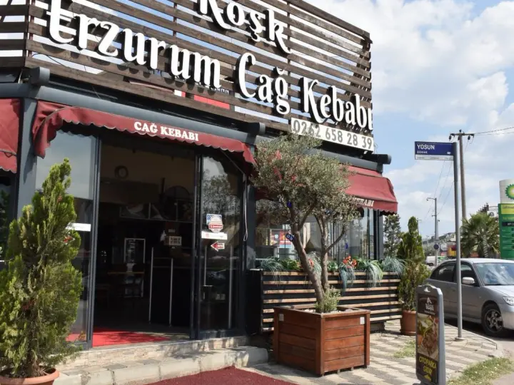 Yıldız köşk cağ kebap otopark