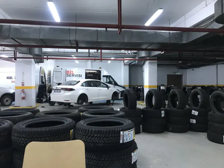 YILMAZ OTO LASTİK 7x24 Lastik Yol Yardımı