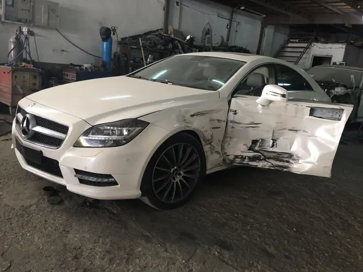 Yılmaz otomotiv alüminyum ve normal kaporta onarım merkezi