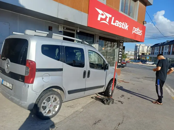 Yol yardım lastik 7/24 - Boyraz oto Lastik Petlas