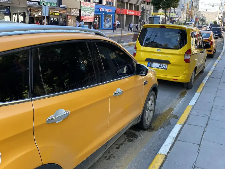 YÜKSEKOVA TAKSİ