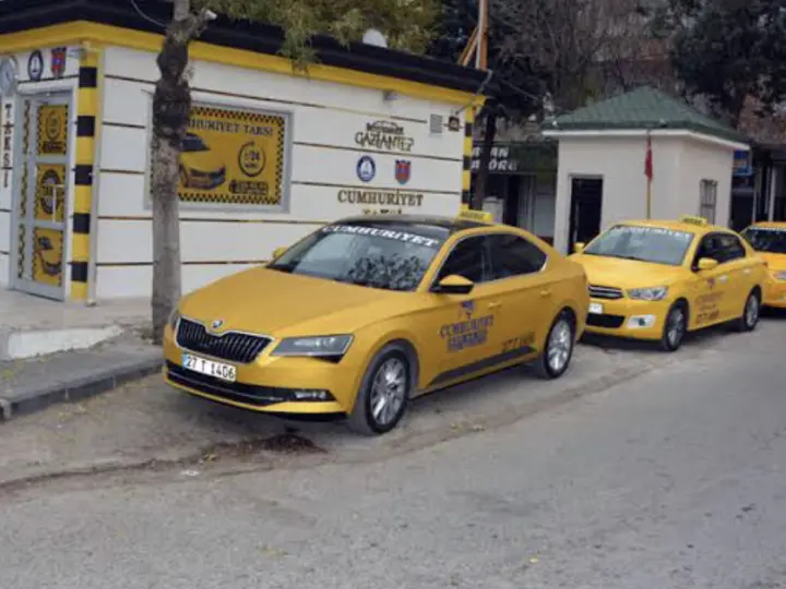 YÜKSEKOVA TAKSİ DURAĞI